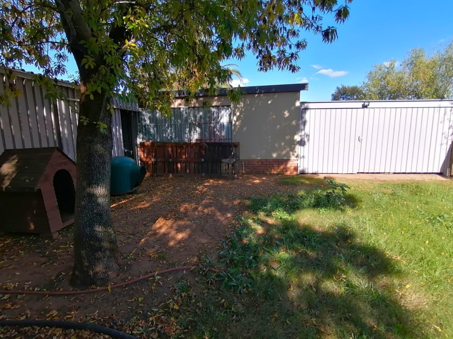 5 Bedroom Property for Sale in Fichardt Park Free State